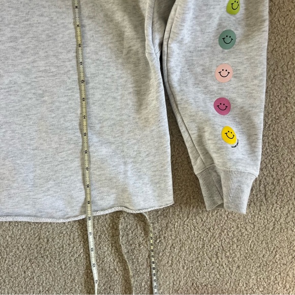 Fraiser Sterling Smiley Gal Crewneck Cropped Sweatshirt, Size L - Picture 6 of 7